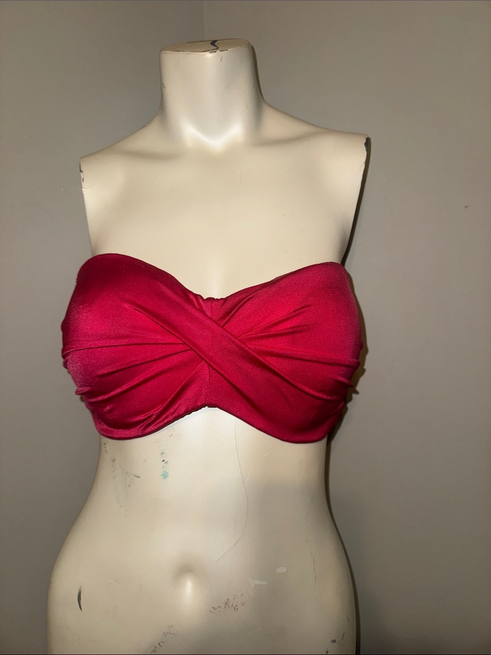 Victorious secret Rio push up Twist Front Bikini Top - Fuchsia. 34 dd